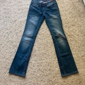 3 pairs of women’s jeans